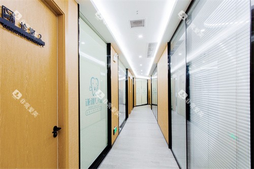 长沙谦雅口腔走廊环境 长沙谦雅口腔走廊环境