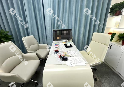 兰溪莱蒽口腔咨询室