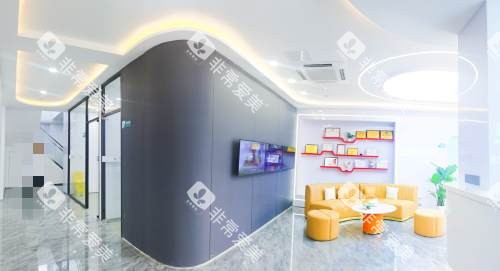 汕头天使口腔龙湖总院大厅环境