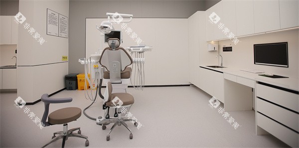 鞍山德立联合口腔治疗室图 鞍山德立联合口腔治疗室图