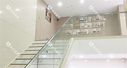 深圳佳美口腔楼梯