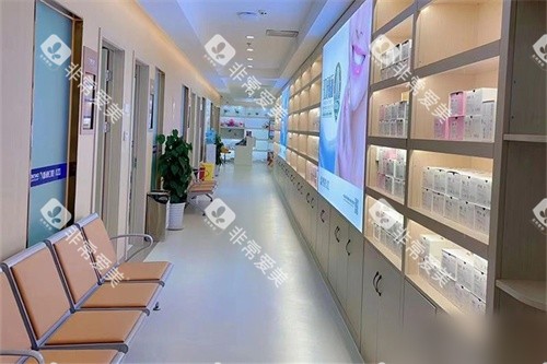 成都新桥口腔(玉双店)走廊