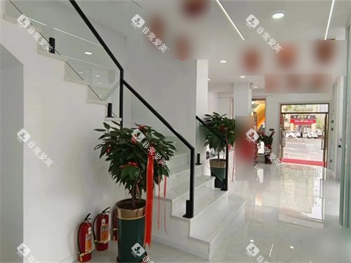 大连世康口腔开发区店楼梯口 大连世康口腔开发区店楼梯口