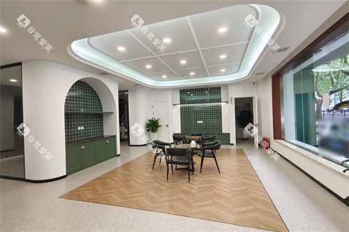 大连雅馨口腔医院休息候诊区 大连雅馨口腔医院休息候诊区