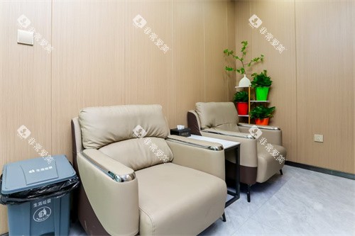 乌鲁木齐品杰口腔等待区