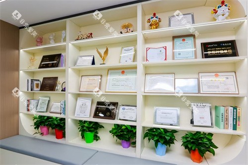 乌鲁木齐品杰口腔荣誉展示