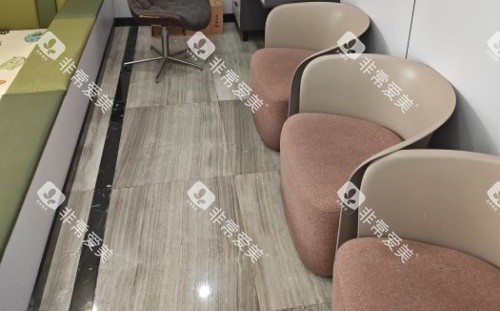 上海铭植口腔等候室示意图