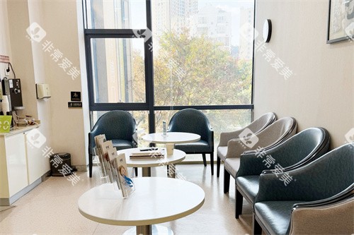 宁波拜博口腔海曙店休息区