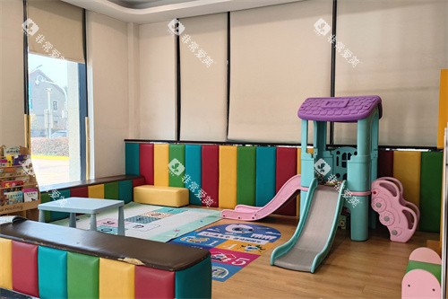 宁波拜博口腔江北院儿童游乐区环境