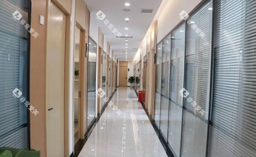 成都贝臣口腔医院走廊示意图