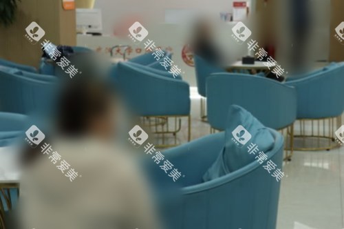 武汉仁爱口腔医院休息区