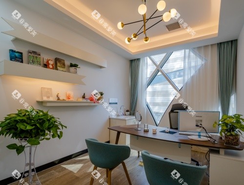 昆明松鼠口腔医院商谈室