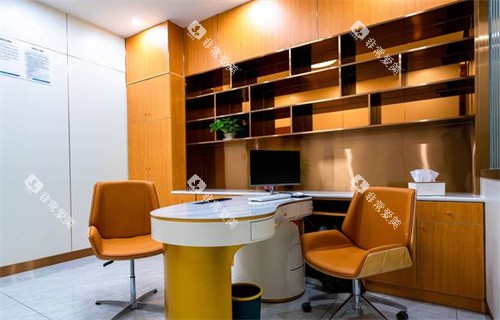 西昌春城口腔问诊室