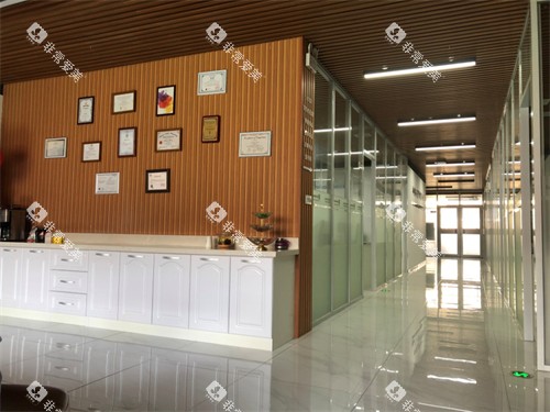 丹东唯美口腔中富店走廊 丹东唯美口腔中富店走廊