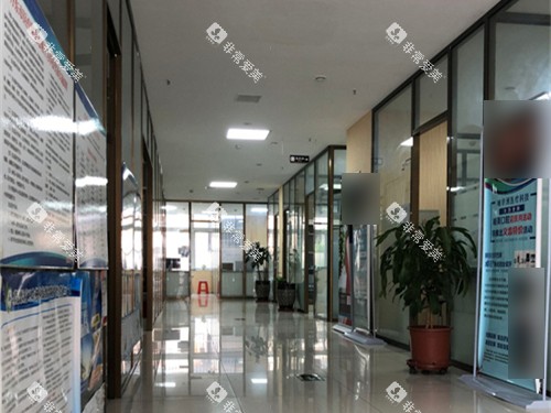丹东唯美口腔中富店诊疗区走廊 丹东唯美口腔中富店诊疗区走廊