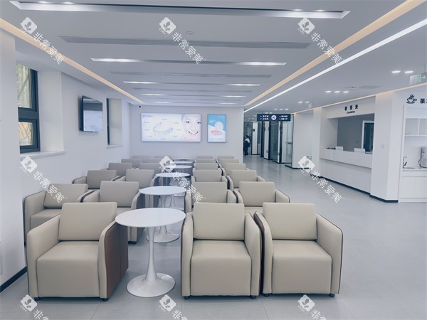 辽阳诺贝尔口腔等候区