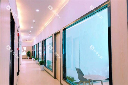 长沙牙祖口腔诊区走廊环境 长沙牙祖口腔诊区走廊环境