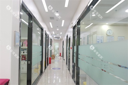 合肥蓝天贝杰口腔医院政务院区走廊环境 合肥蓝天贝杰口腔医院政务院区走廊环境