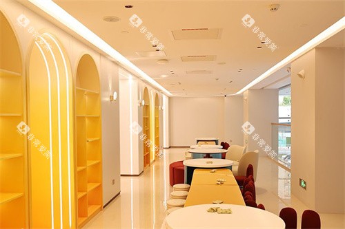 广州曙光美云口腔二楼休息区 广州曙光美云口腔二楼休息区