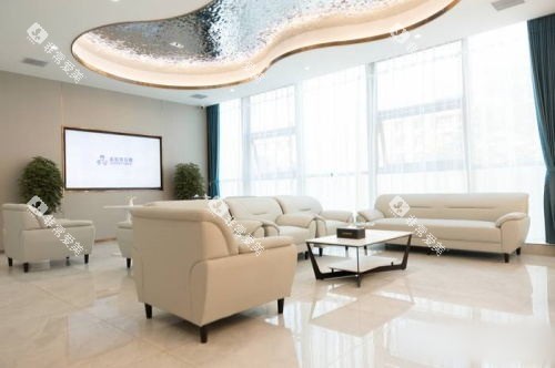 杭州富阳金铂利口腔医院休息区