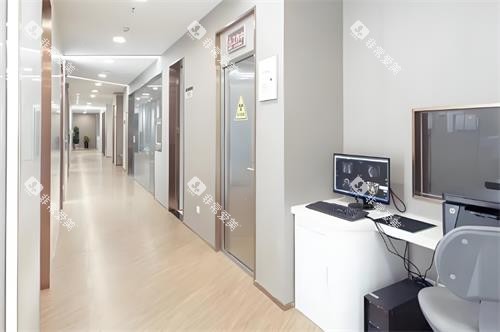 西安鼎秀齿科过道区