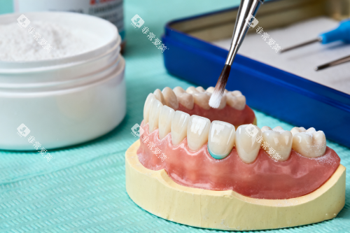 口腔涂氟卡通展示图 口腔涂氟卡通展示图