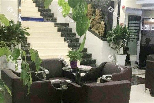 巴中青诚口腔医院休息区