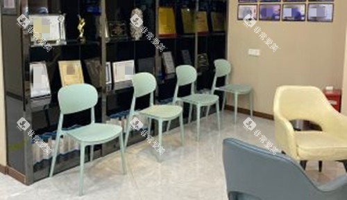 武汉爱齿尔口腔内部大厅环境