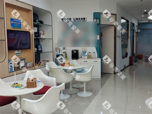 泉州维乐口腔休息候诊区