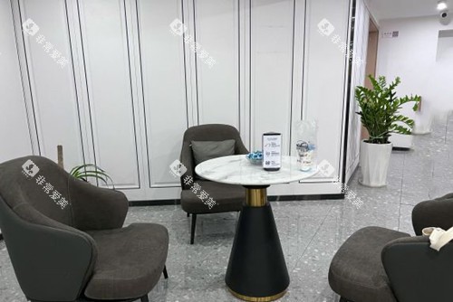 兰州诺贝尔口腔门诊部内部沟通交流区环境