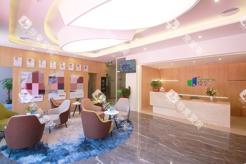 中山松鼠口腔三乡店候诊区