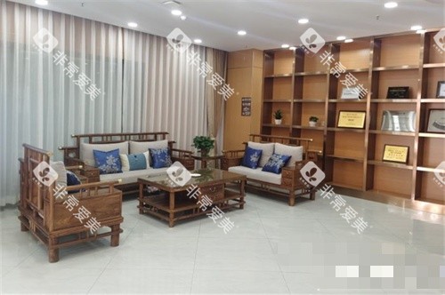 西昌春城口腔候诊区