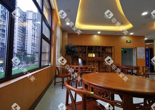 西昌春城口腔休息等待区环境