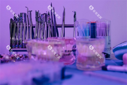 牙齿治疗工具图 牙齿治疗工具图