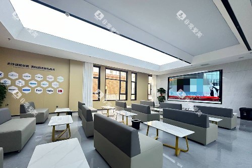 天水中百口腔候诊区