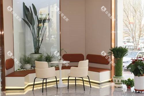 大连康美佳口腔万国店候诊区 大连康美佳口腔万国店候诊区