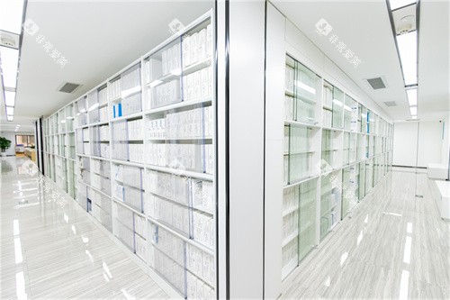 广州穗华口腔医院荔湾院区展示柜