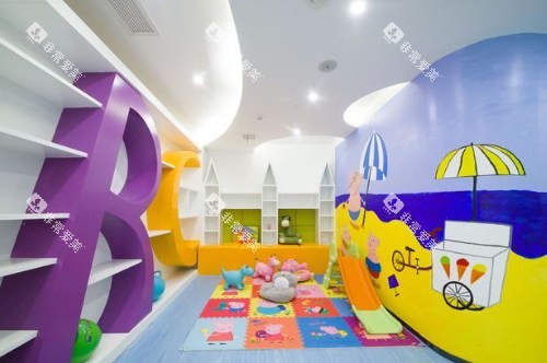 黄石咿呀口腔医院万达店玩耍区