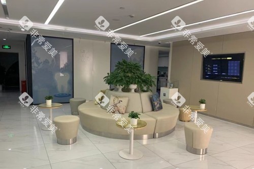 上海美奥口腔内部候诊区环境