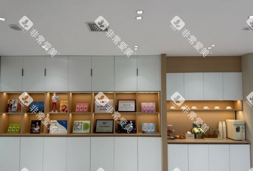 哈尔滨舒诺口腔展示柜示意图 哈尔滨舒诺口腔展示柜示意图