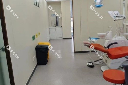 泸州川口附一口腔医院治疗室