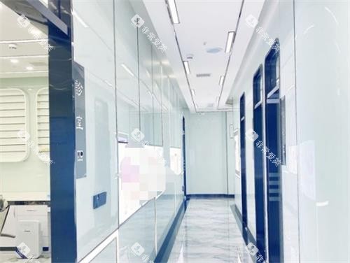 贵阳朗朗口腔走廊