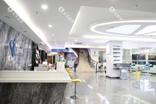 贵阳朗朗口腔大厅图