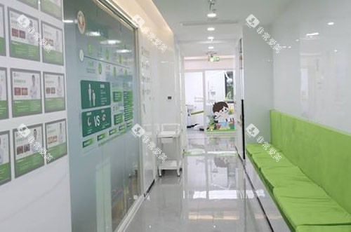 湖州英博口腔走廊环境图
