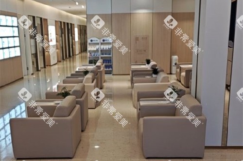 湛江柏乐口腔候诊区