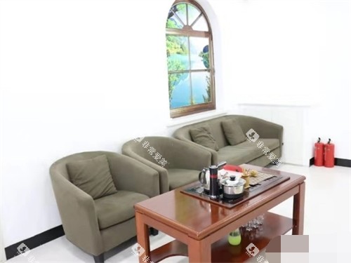 阜新王玮口腔门诊部休息区环境