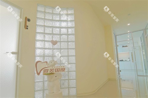 长春微笑国度口腔走廊环境