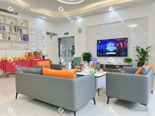 成都爱雅齿口腔大厅