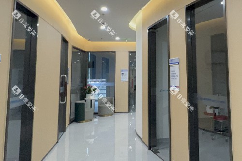 成都锦官口腔走廊图