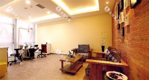 成都极光口腔面诊室